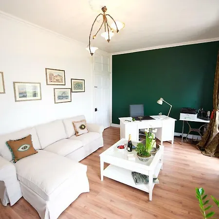 Old Fortress Luxury Apartment